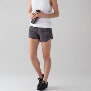 Lululemon Tracker Short IV 4’ Bit Point Ice Gray Black Size 10